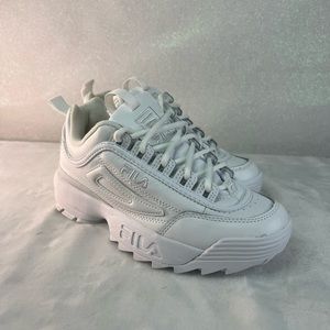 6 1/2 woman’s Fila White